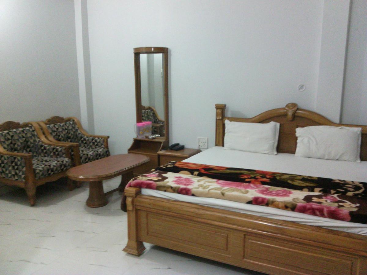 Dynasty Guest House Варанаси Экстерьер фото